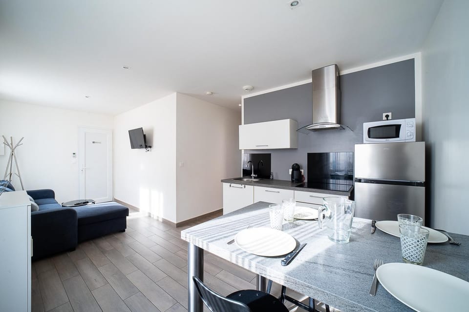 Kitchen or kitchenette, Living room