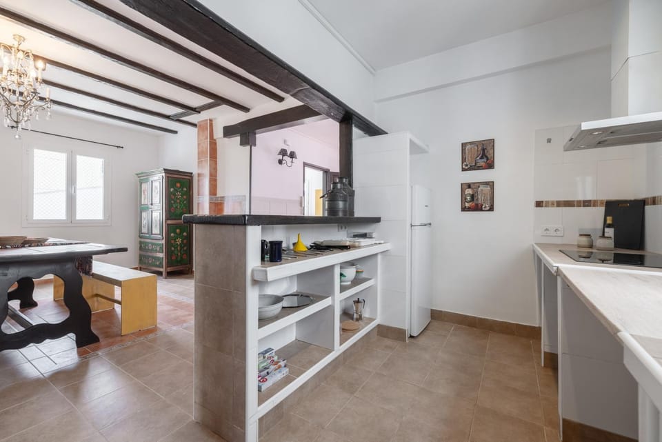 Property building, Kitchen or kitchenette, Living room