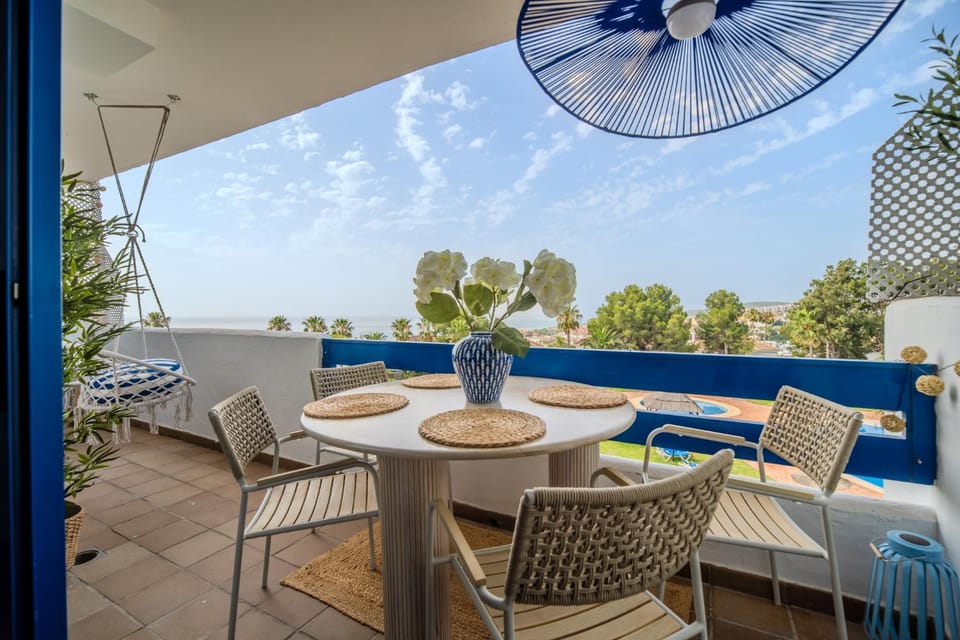 Sea view modern apartment with 4 pools and terrace Apartment in Costa del Sol