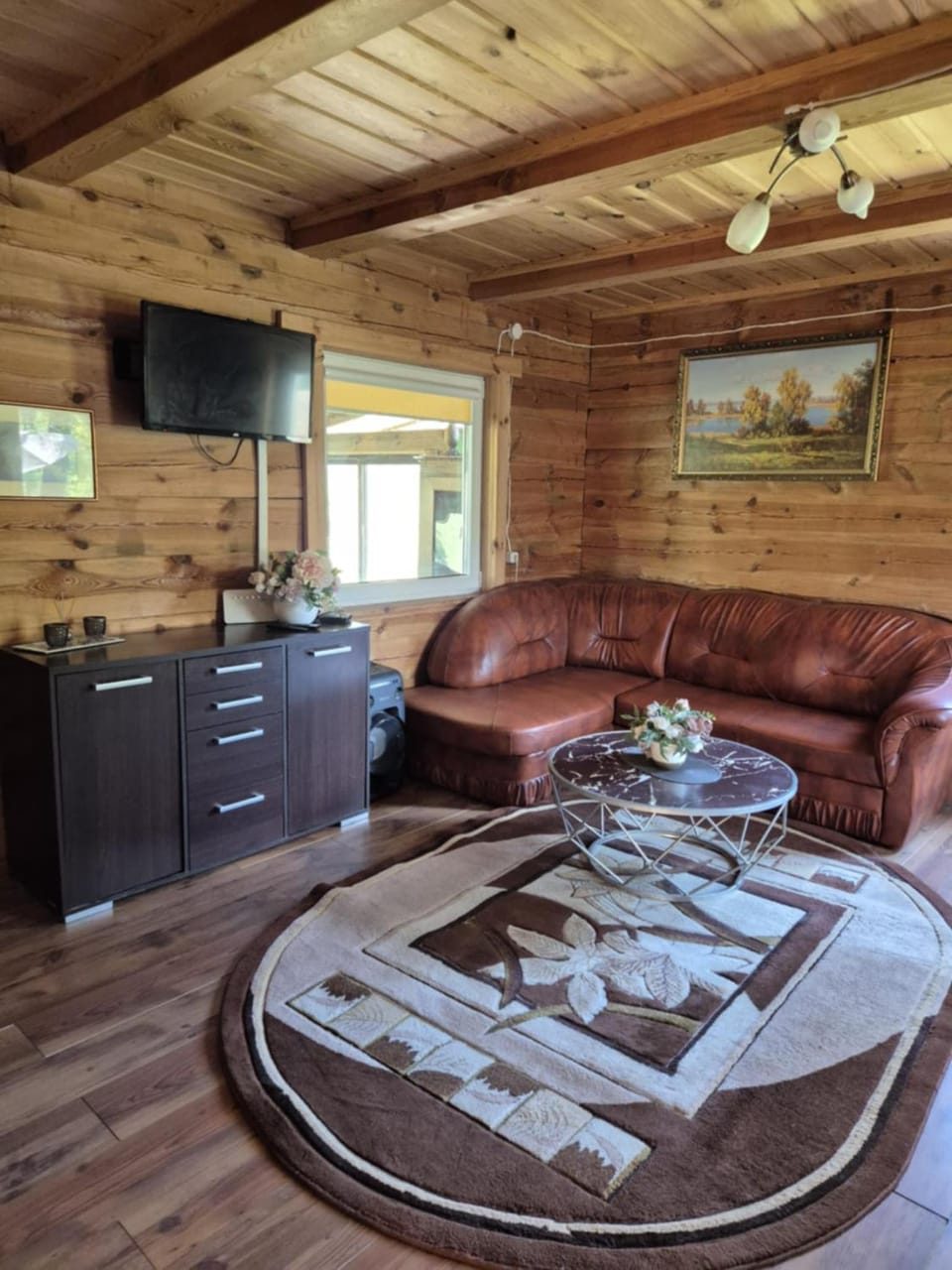 Kitchen or kitchenette, Seating area