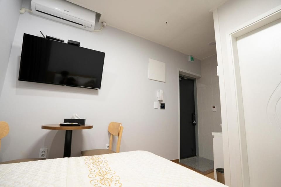 Hongdae Sinchon Theme Motel Motel in Seoul