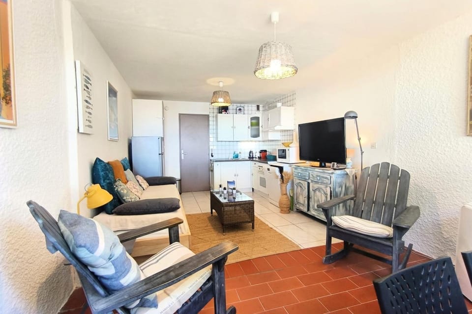 Apartment for 4 with breathtaking view Apartment in Saint-Cyprien