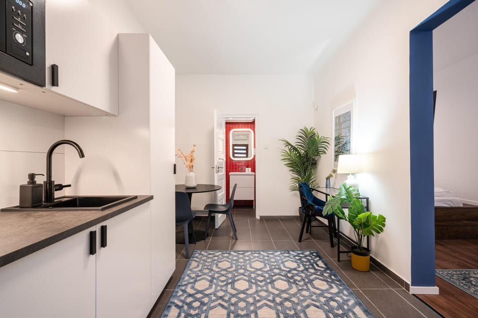 Kitchen or kitchenette, Photo of the whole room, Dining area, Bedroom