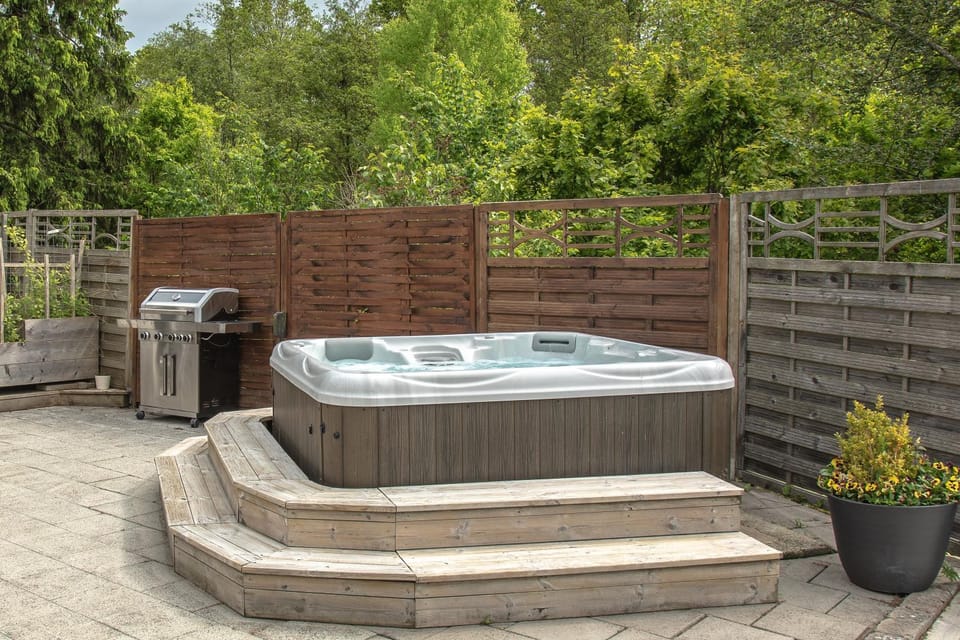 BBQ facilities, Hot Tub, Swimming pool