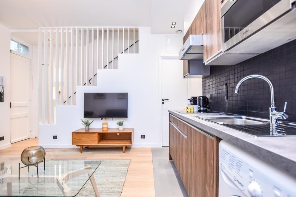 Kitchen or kitchenette, Living room