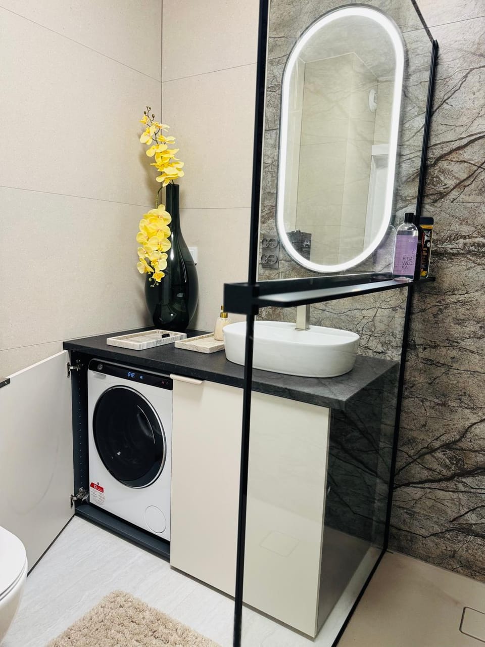 Bathroom, washing machine