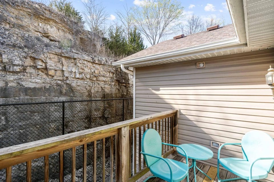 Tranquil Getaway For 8 House in Branson