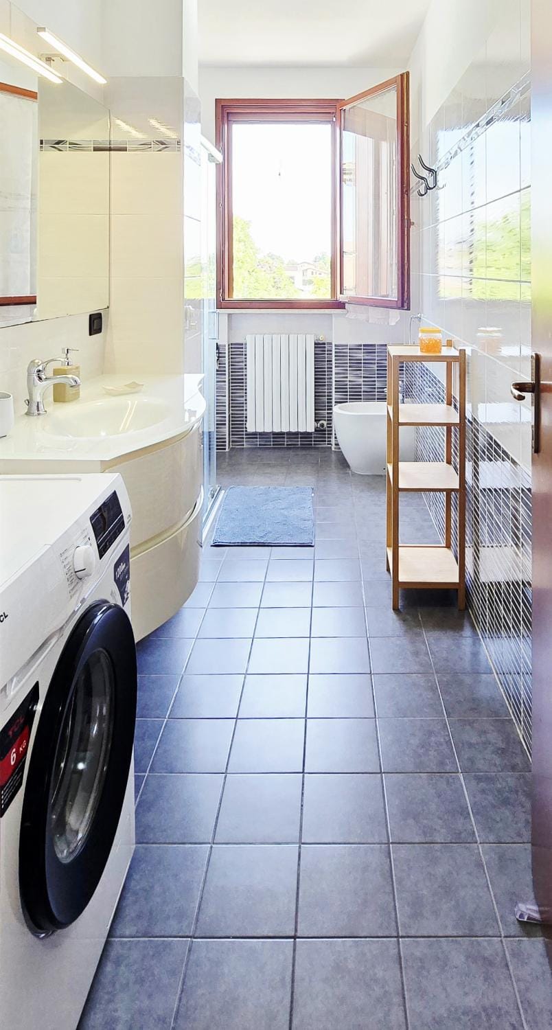 Shower, Toilet, washing machine