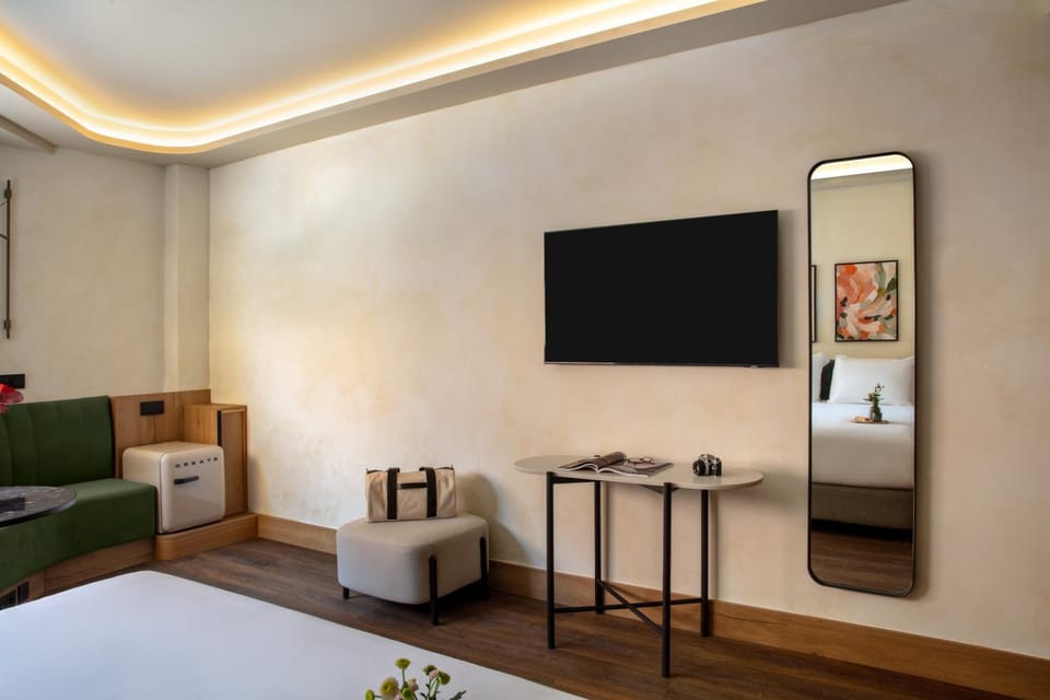 TV and multimedia, Photo of the whole room