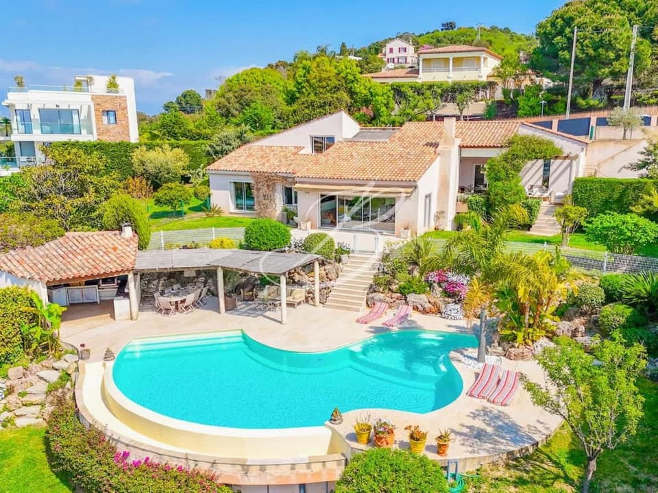 Villa Bleu Rivage - Piscine Cannes Vue panoramique Jacuzzi Villa in Cannes