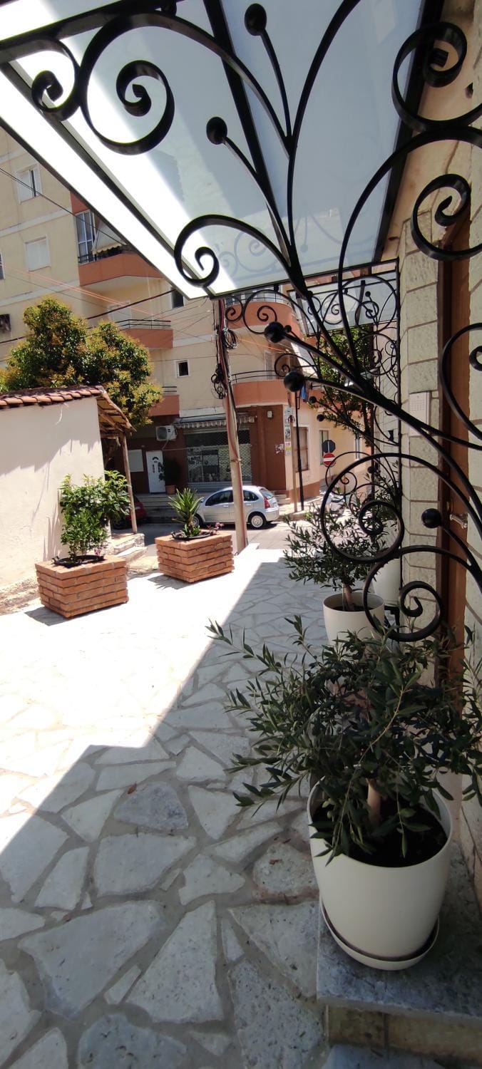 ARTISAN apartments walking distance from the beach Apartment in Sarandë