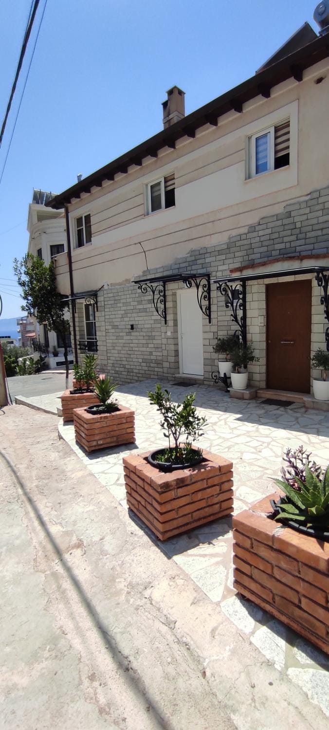 ARTISAN apartments walking distance from the beach Apartment in Sarandë