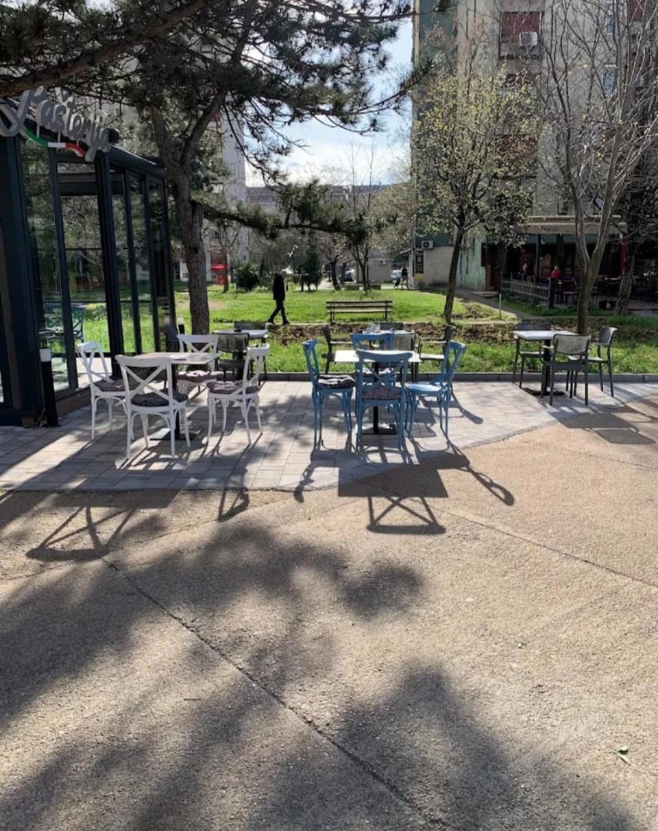 Restaurant/places to eat, Natural landscape