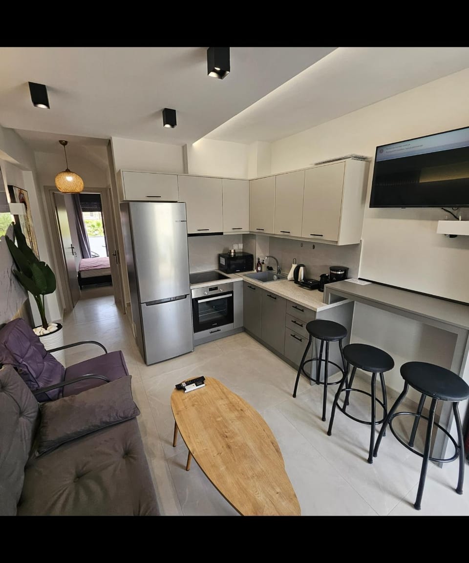 Kitchen or kitchenette, Living room
