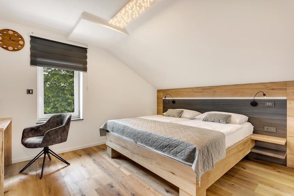 Bed, Bedroom