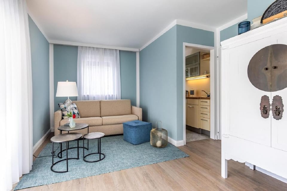 Kitchen or kitchenette, Living room, Decorative detail, Seating area