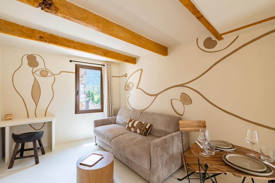 Living room, Seating area, Dining area