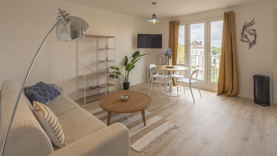 TV and multimedia, Living room, Dining area