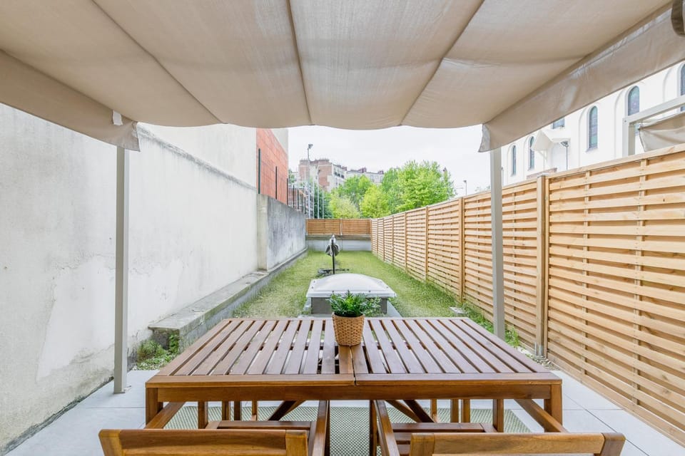 Patio, Day, Garden, Garden, View (from property/room), Balcony/Terrace, Balcony/Terrace, Dining area, Garden view