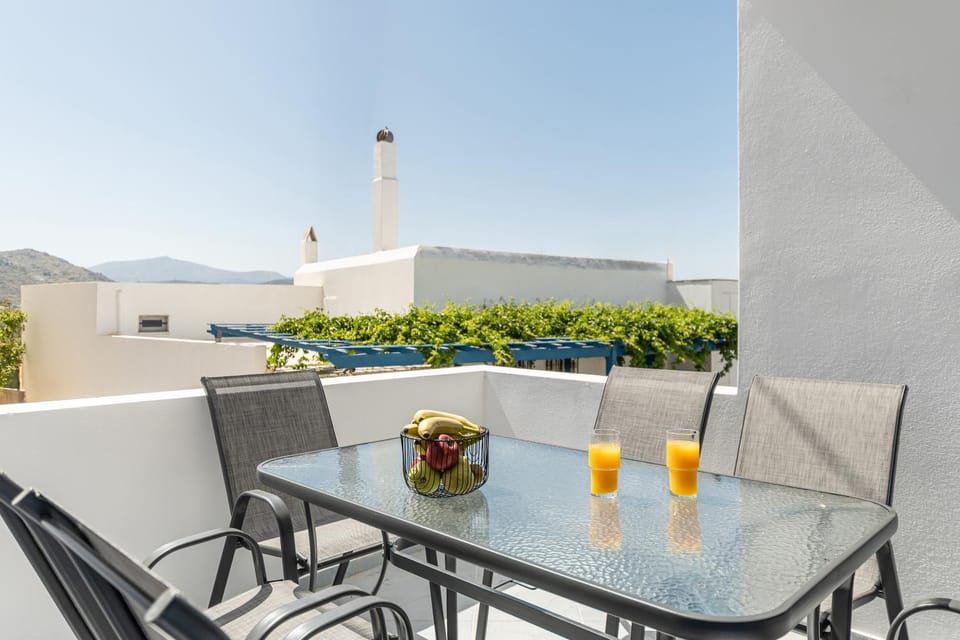 Patio, Day, Natural landscape, View (from property/room), Balcony/Terrace, Dining area, Mountain view