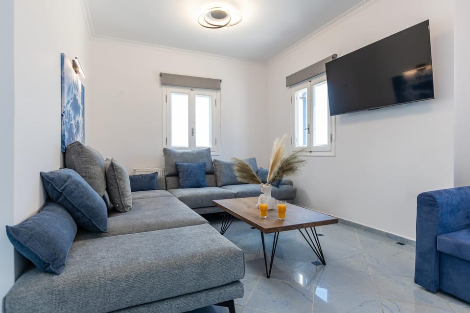 TV and multimedia, Living room, Seating area