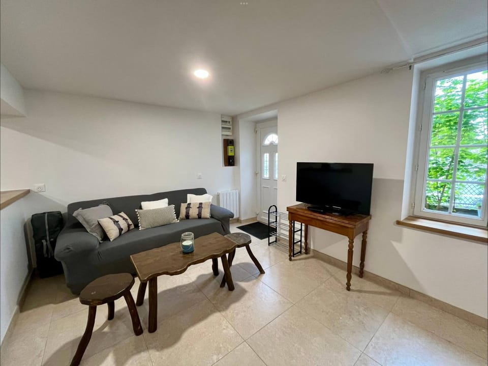 Communal lounge/ TV room, TV and multimedia, Living room, Seating area