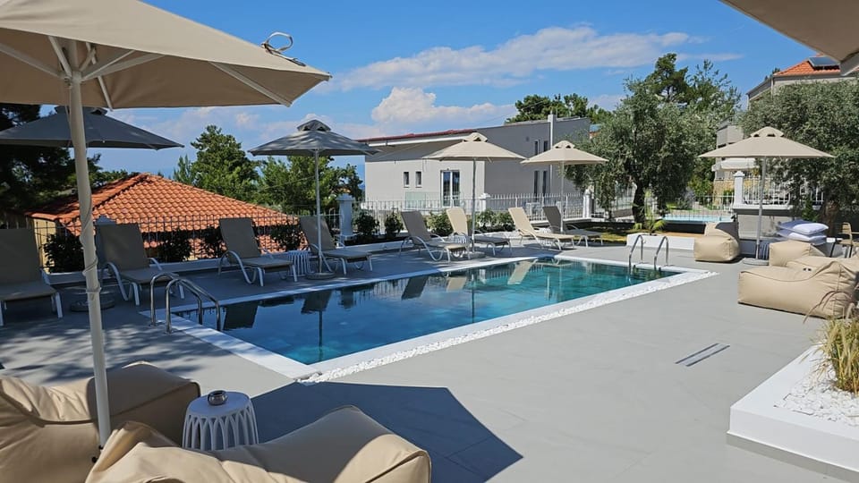 Pool view, Swimming pool
