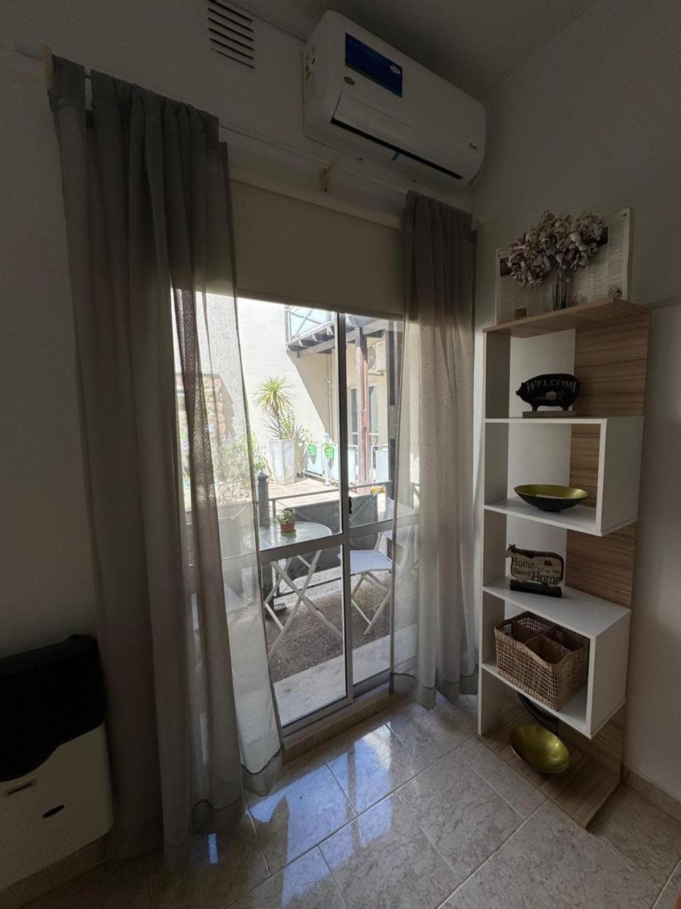 Balcony/Terrace, Dining area, Garden view, air conditioner