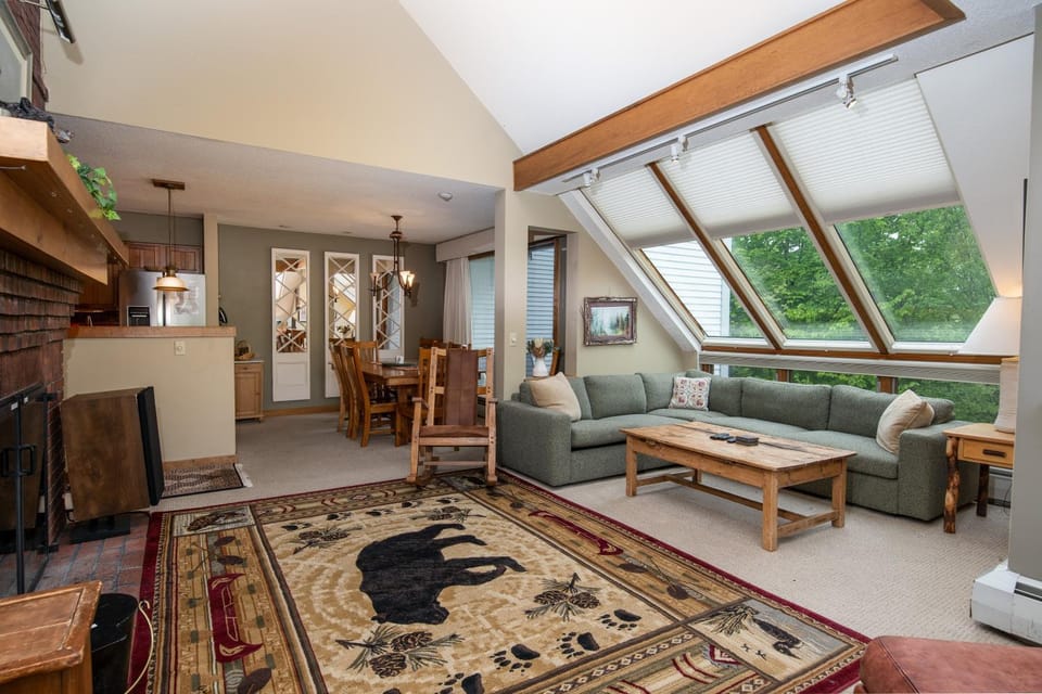 Sunrise Bear Ridge C4 condo Apartment in Mendon