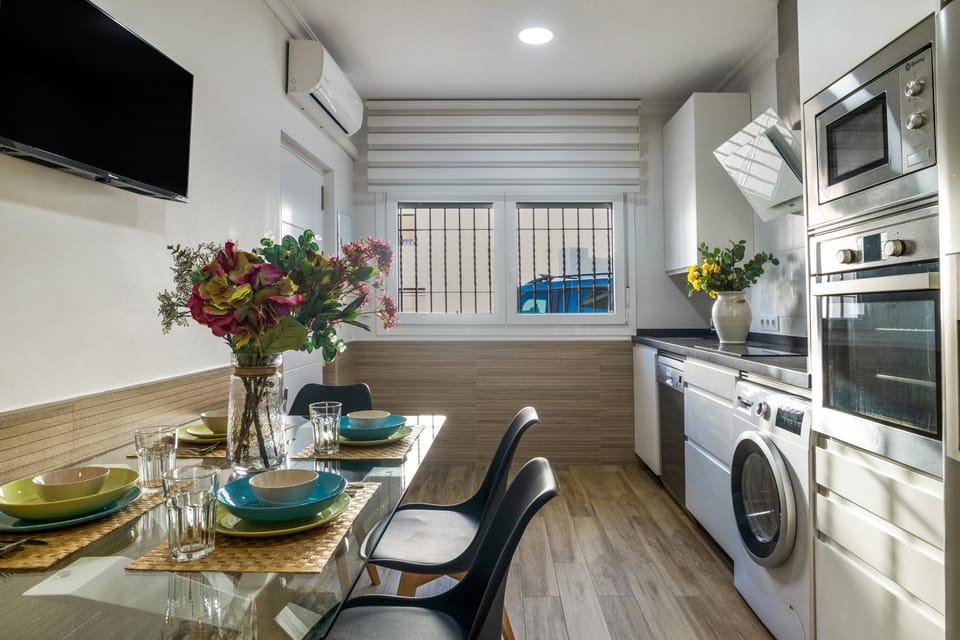 Property building, Kitchen or kitchenette, Living room