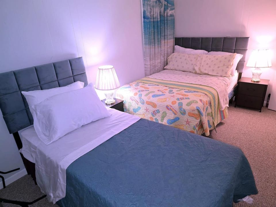 Cozy Ocean Breeze Retreat Apartment in New London