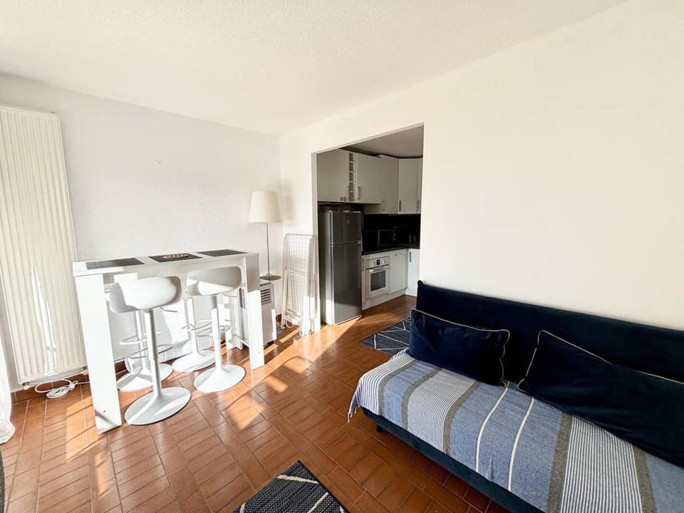 STUDIO CABINE CLIMATISE AVEC CHAMBRE ALCÔVE Cabin in Agde