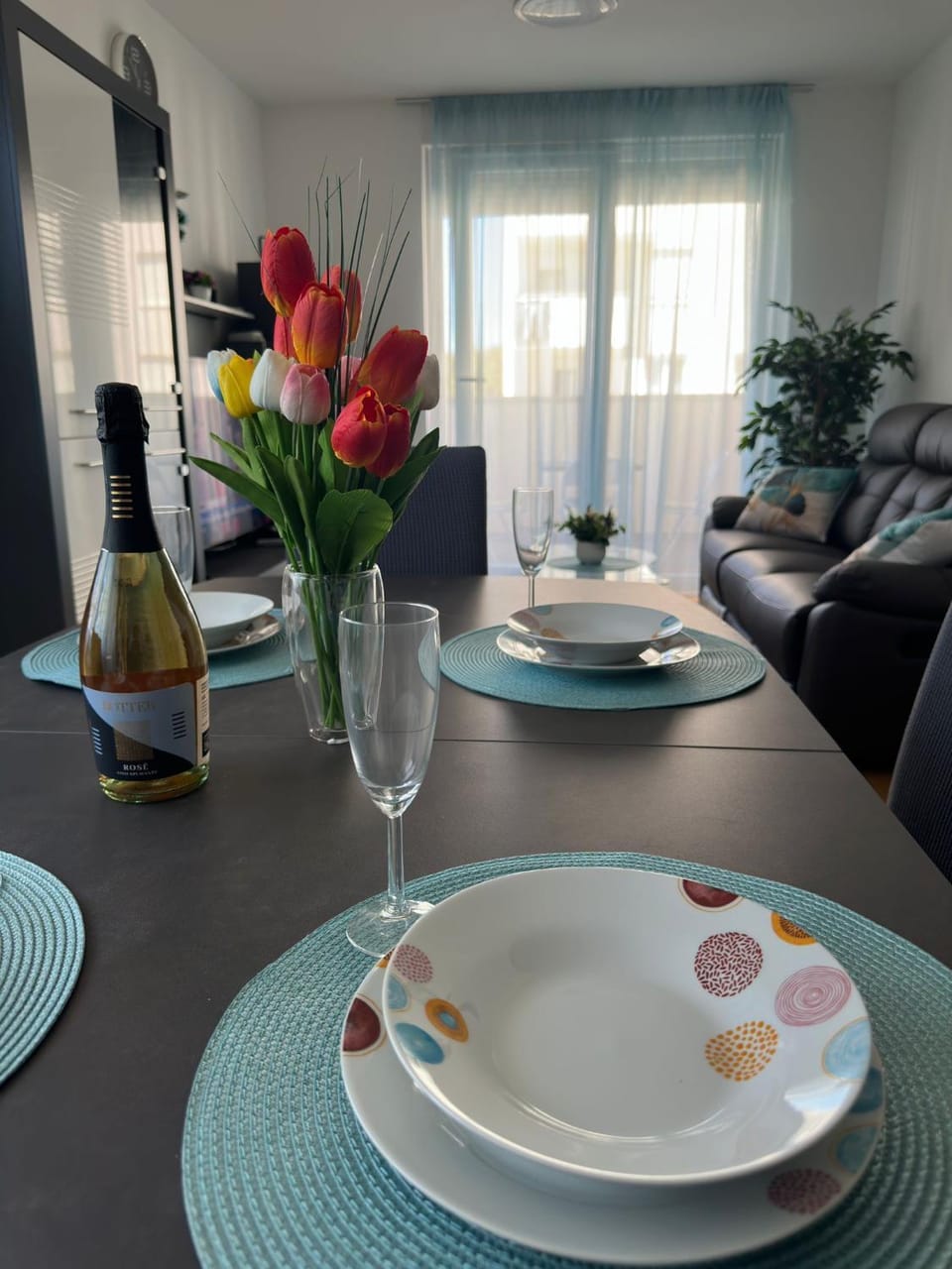 Living room, Dining area