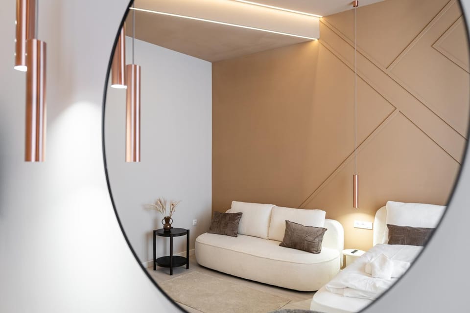 Bed, Living room, Photo of the whole room, Seating area, Bedroom