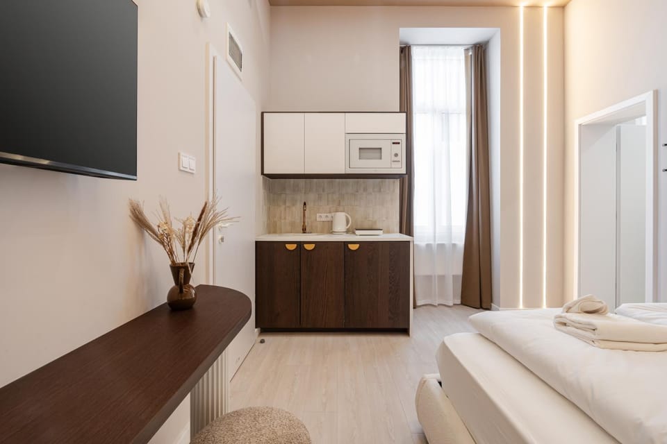 Bed, TV and multimedia, Kitchen or kitchenette, Photo of the whole room, towels