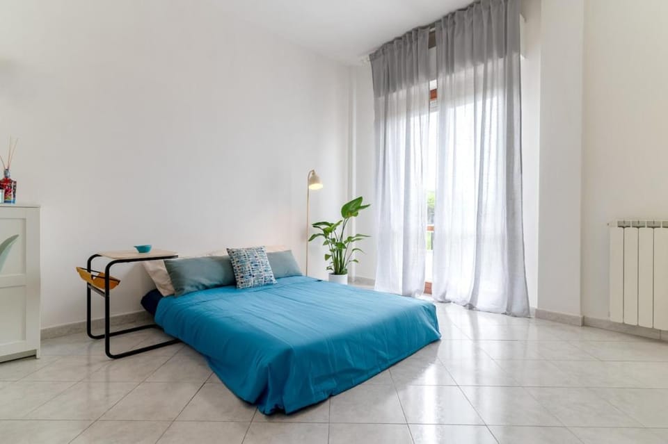 Bed, Living room