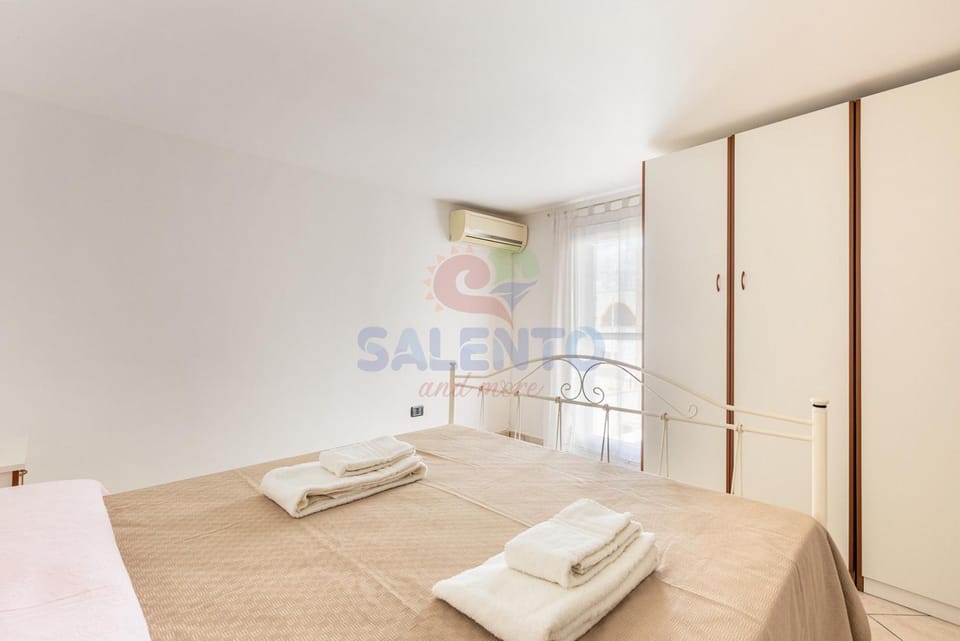 Bed, Photo of the whole room, Bedroom, towels, wardrobe
