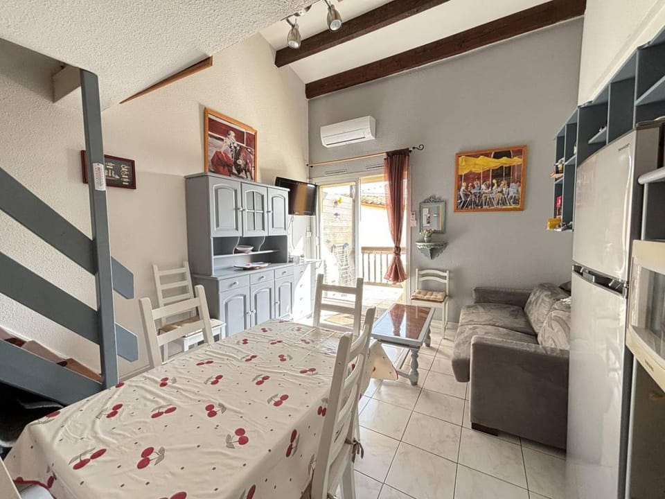 STUDIO MEZZANINE POUR 4 PERSONNES CLIMATISE Apartment in Agde