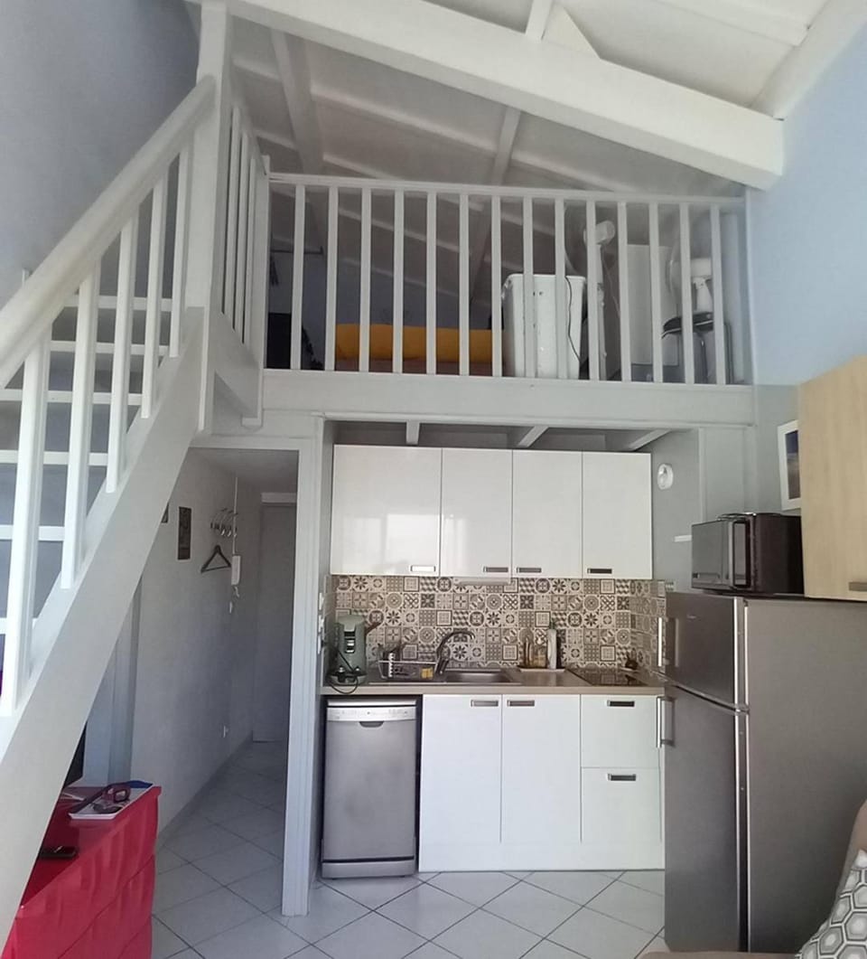 STUDIO MEZZANINE PROCHE DE LA MER ET COMMERCES Apartment in Agde
