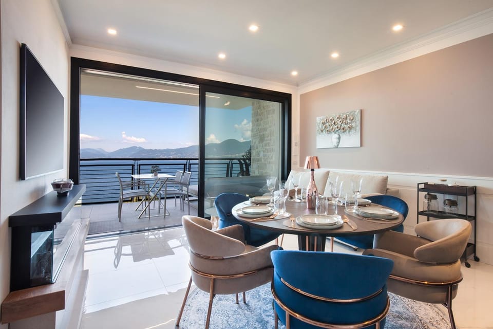 Lakeview luxury suite in Torri Apartment in Torri del Benaco