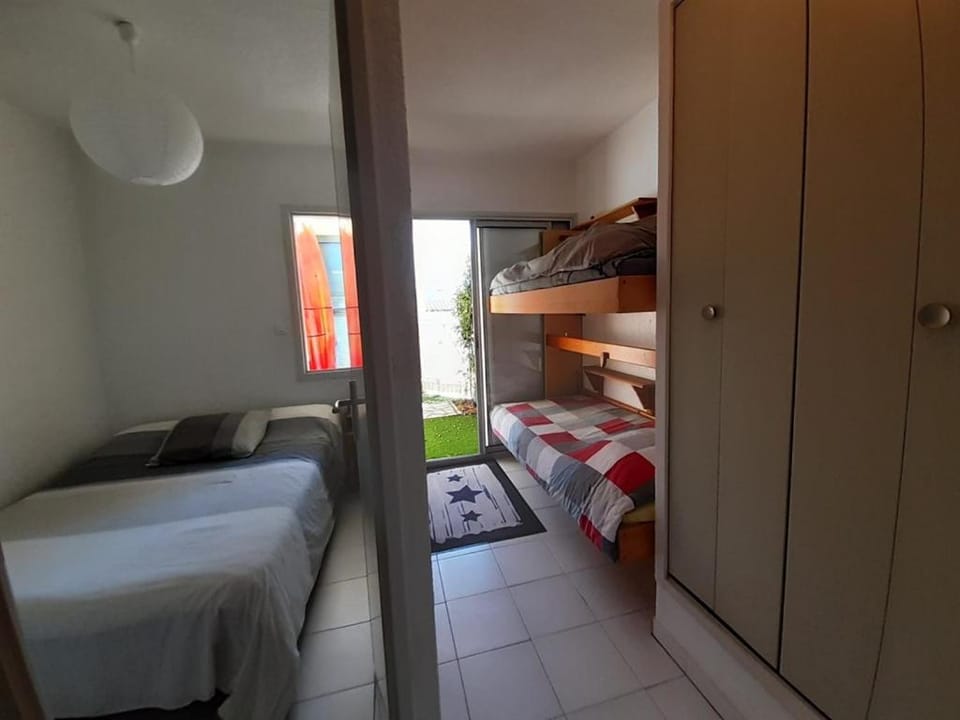 MAISON CONVIVIALE EN DUPLEX PROCHE PLAGE AVEC PARKING Apartment in Agde