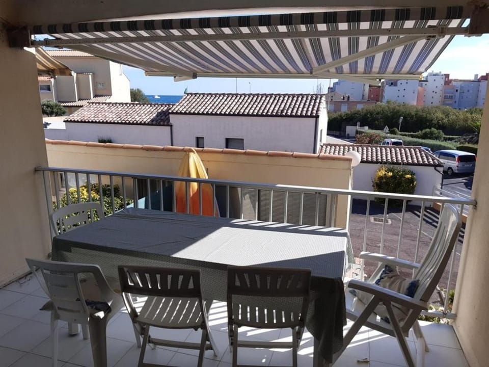 MAISON CONVIVIALE EN DUPLEX PROCHE PLAGE AVEC PARKING Apartment in Agde