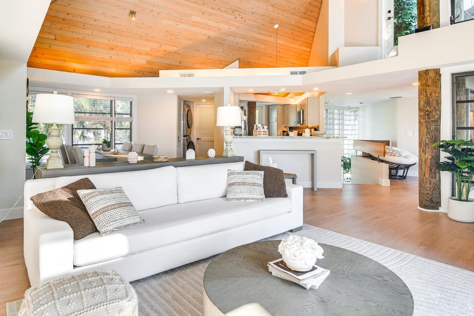 Stylish Waterfront Oasis in St Pete Beach House in Saint Pete Beach