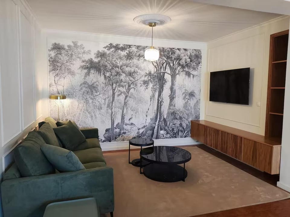 Communal lounge/ TV room, TV and multimedia, Living room, Seating area, Evening entertainment