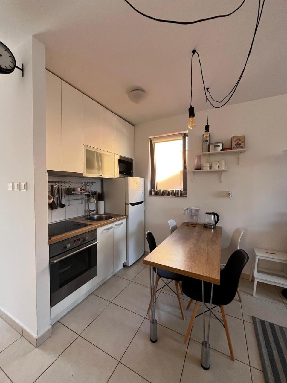 Kitchen or kitchenette, Dining area, oven, stove
