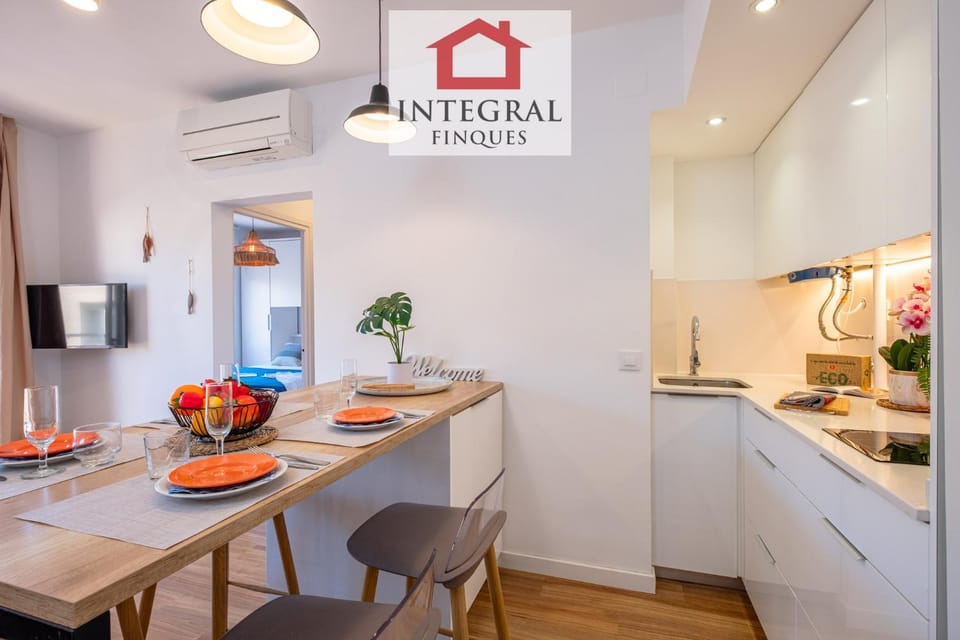 Dining area, stove, kitchen, air conditioner