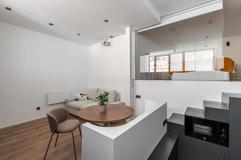 Apartamento de diseño en Valdeacederas Apartment in Madrid