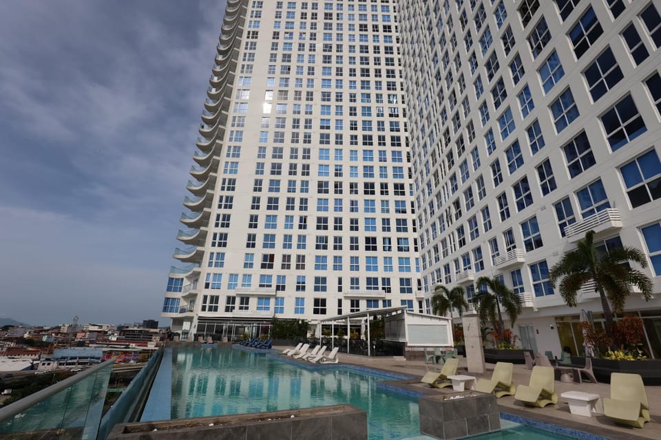 The Sands Apartments by AcoModo Apartment hotel in Panama City, Panama