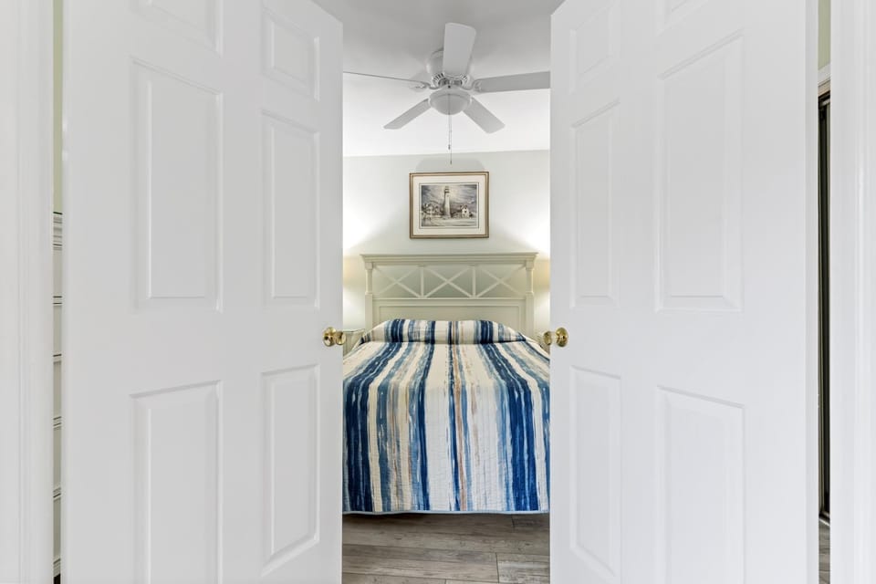 North OC Condo 2BR w pool, private hot tub & views of Fenwick Lighthouse House in Ocean City