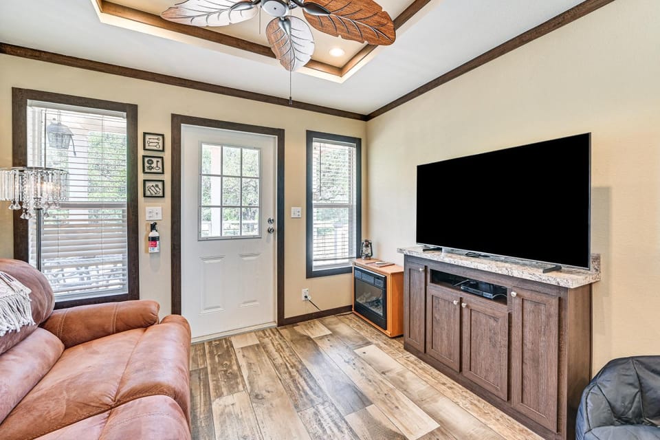 6 Mi to Topsey Exotic Ranch: Retreat on 12 Acres! House in Texas